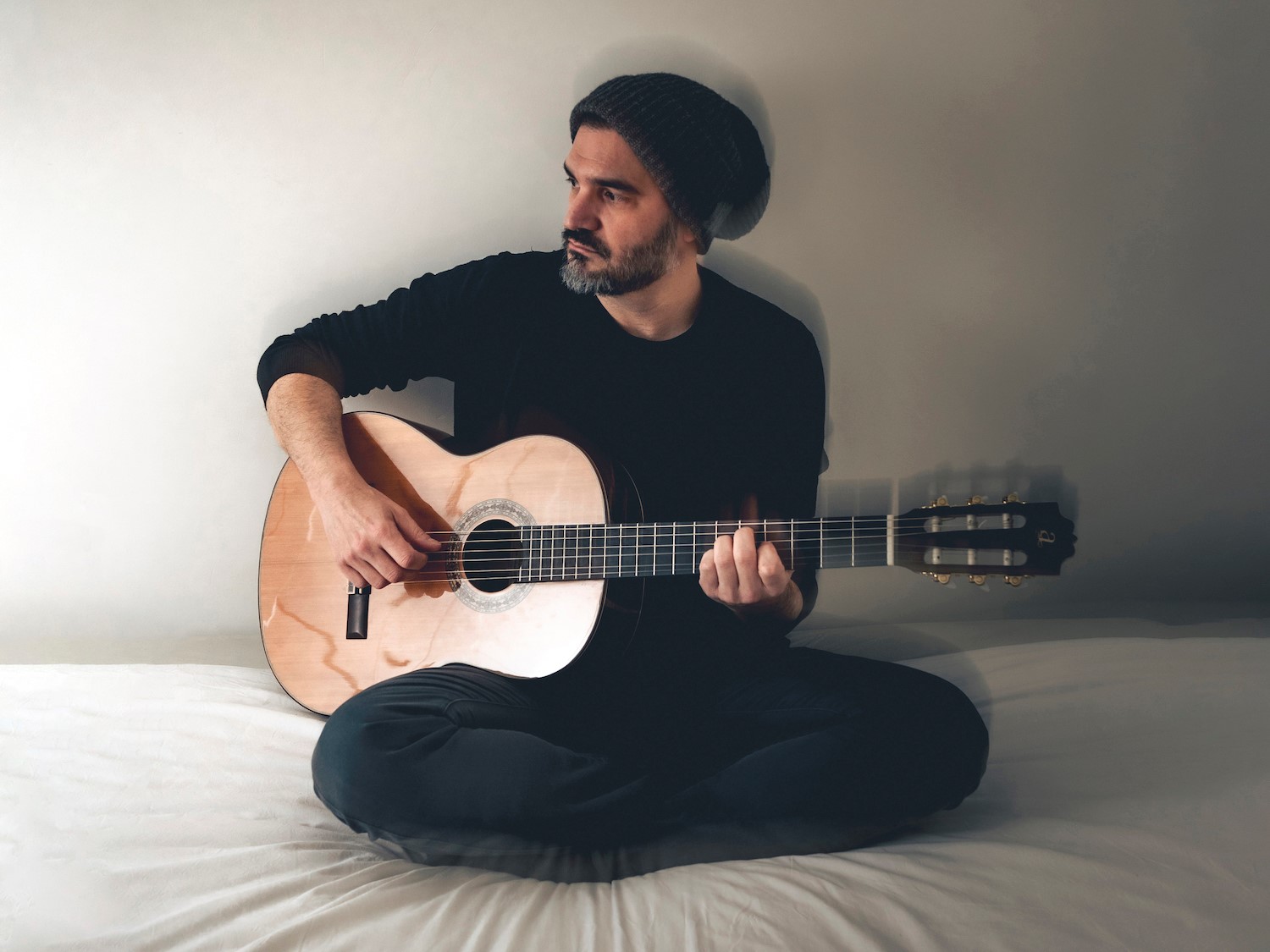 COPILOTO "Interior/Noche"